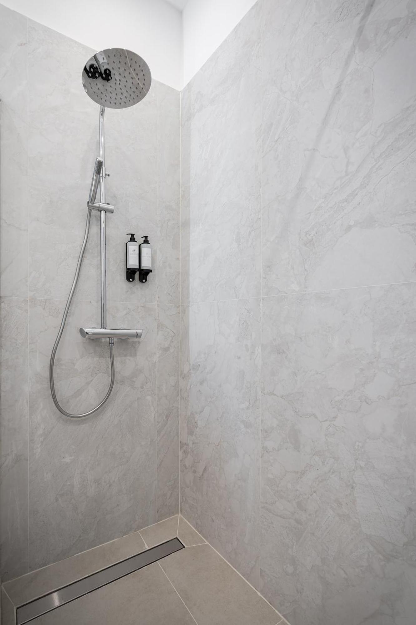 D54 Boutique Apartments Best Location By Bqa Budapest Kültér fotó